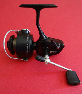 A VERY GOOD LIGHTLY USED VINTAGE MITCHELL 206s SPINNING REEL