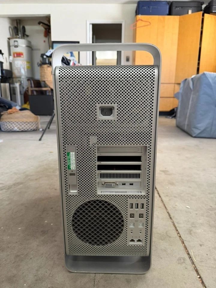 Mac Pro (Apple, Mid 2010) 2x2.4GHz 8-Core Xeon / 6GB RAM / 1TB / Radeon HD 5870 - Image 3 of 4
