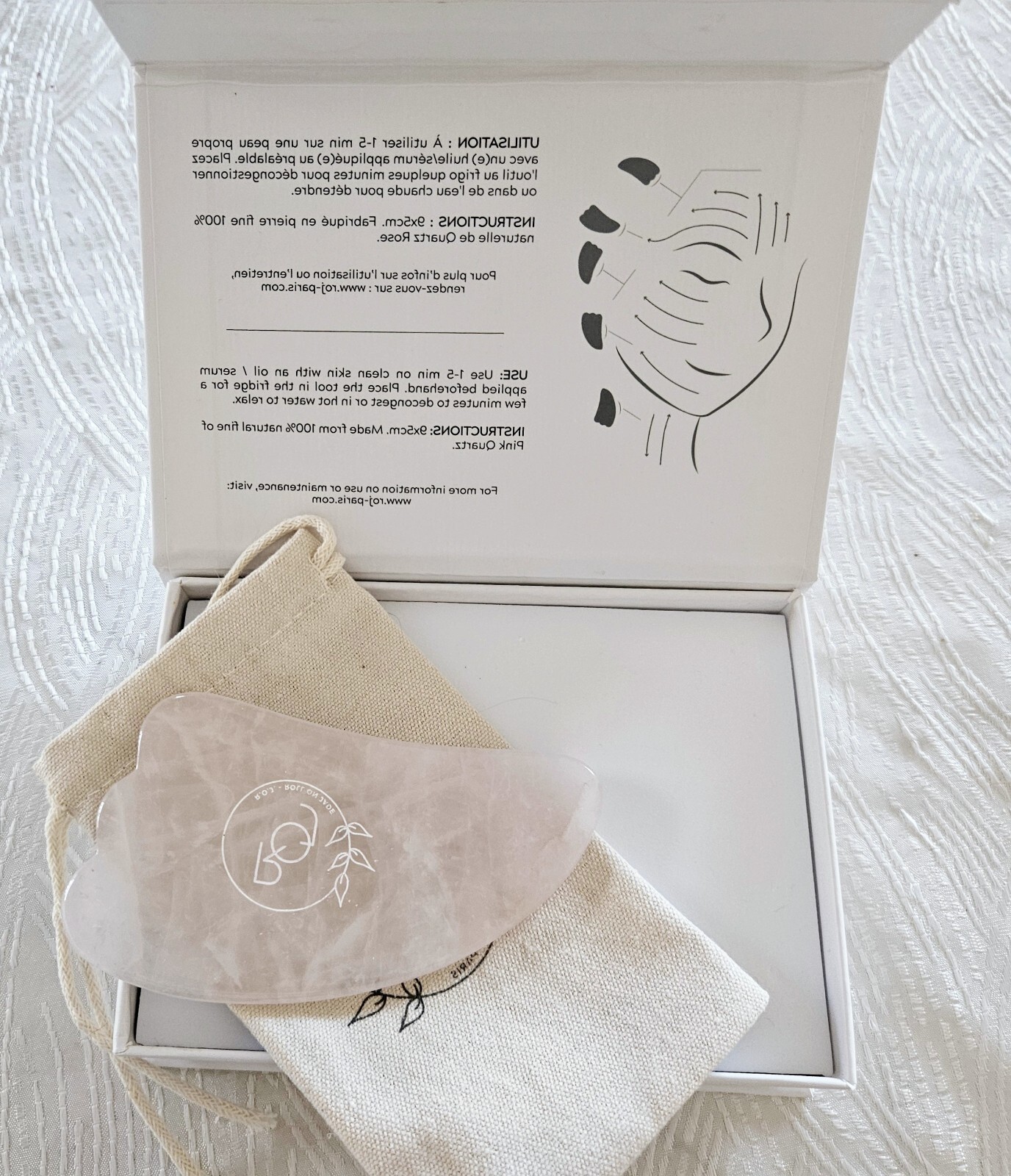 Gua Sha roll on en quartz rose pour massage du visage