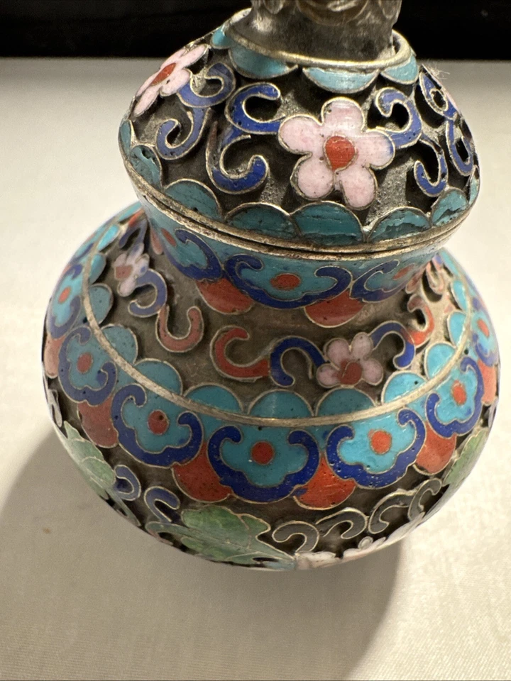 Urna azul cloisonne china con motivo floral decorativo y estatua de Guan Yin (2) Foto 3 de 4