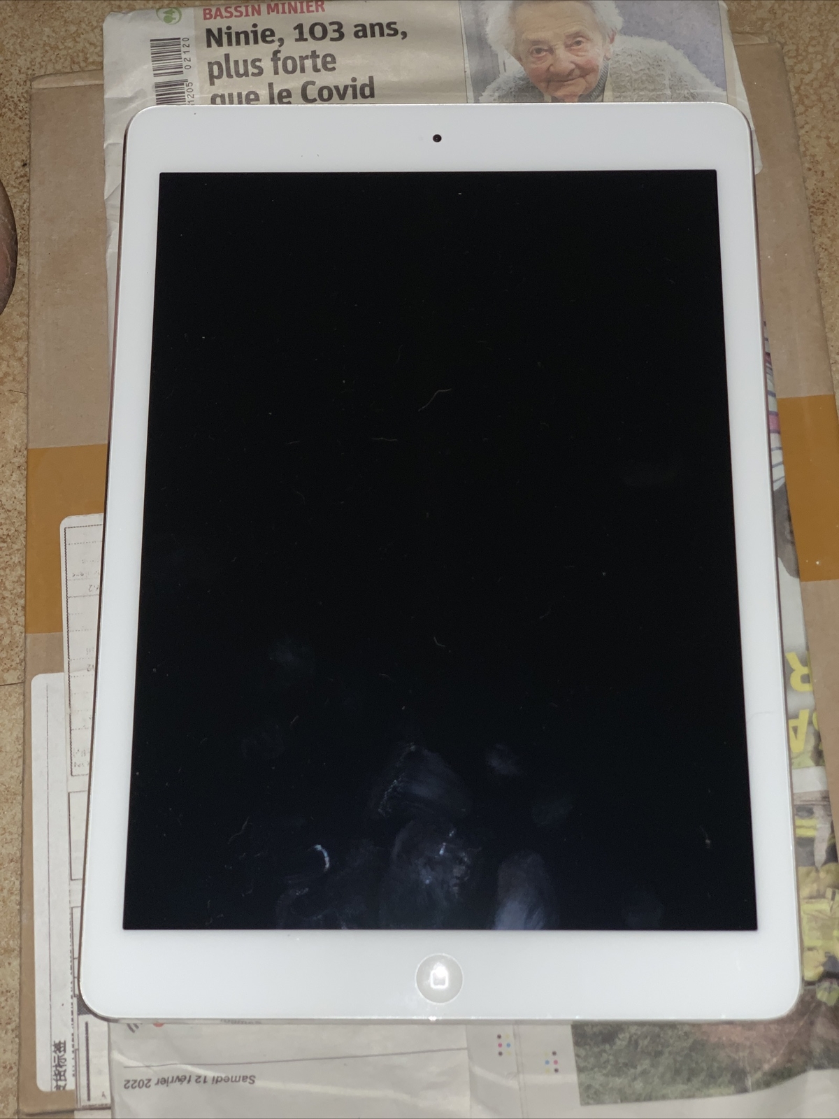 IPad Air 1 64 Go Wifi Gris Sidéral - 9,7 Pouces - Avec Coque Survivor - Origine France