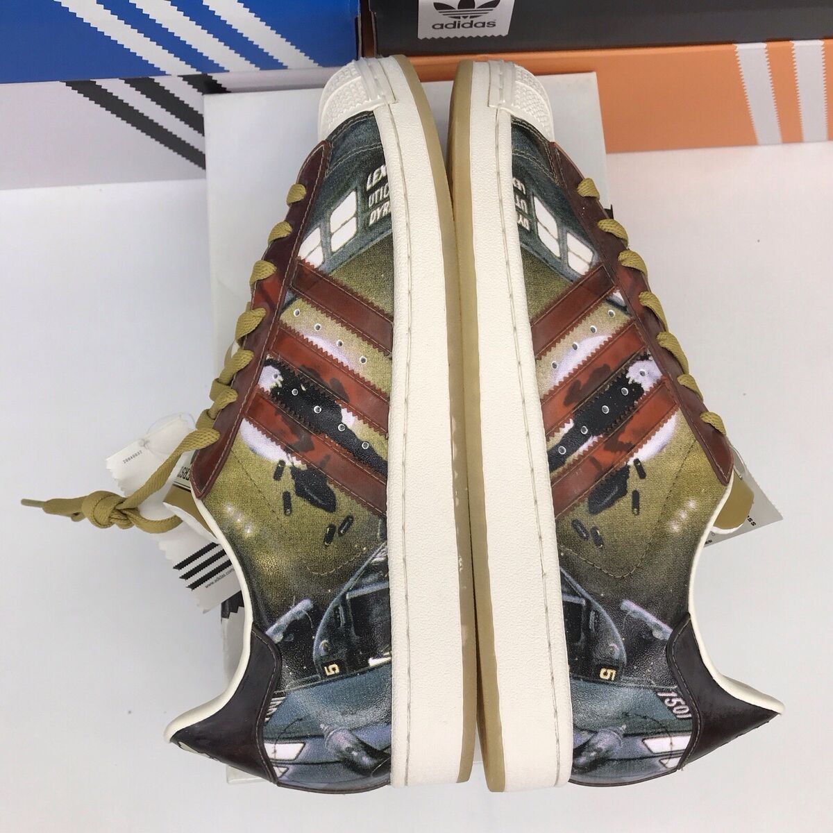 Size 10.5 - adidas Superstar 35 35th Anniversary Lee Size 10.5 - adidas Superstar 35 35th Anniversary Lee