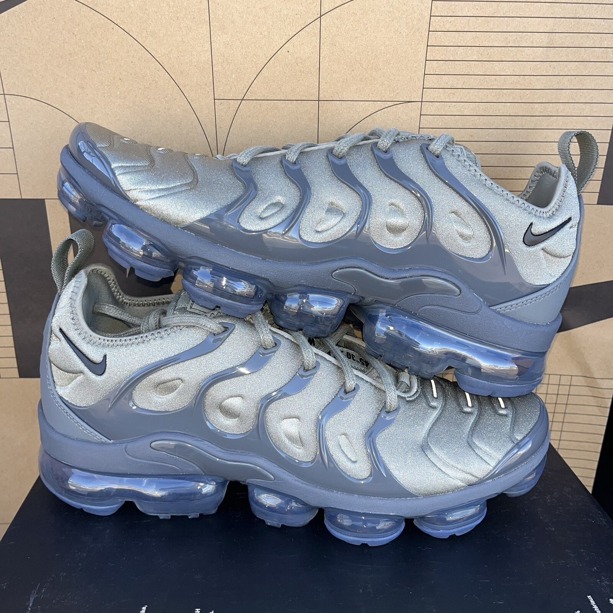 dark stucco vapormax plus