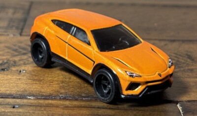 HOT WHEELS LAMBORGHINI URUS CAR CULTURE PREMIUM LOOSE