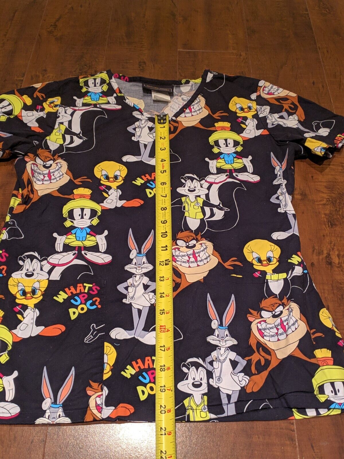 Looney Tunes Tweety Bird Bugs Bunny Scrub Top Siz… - image 5