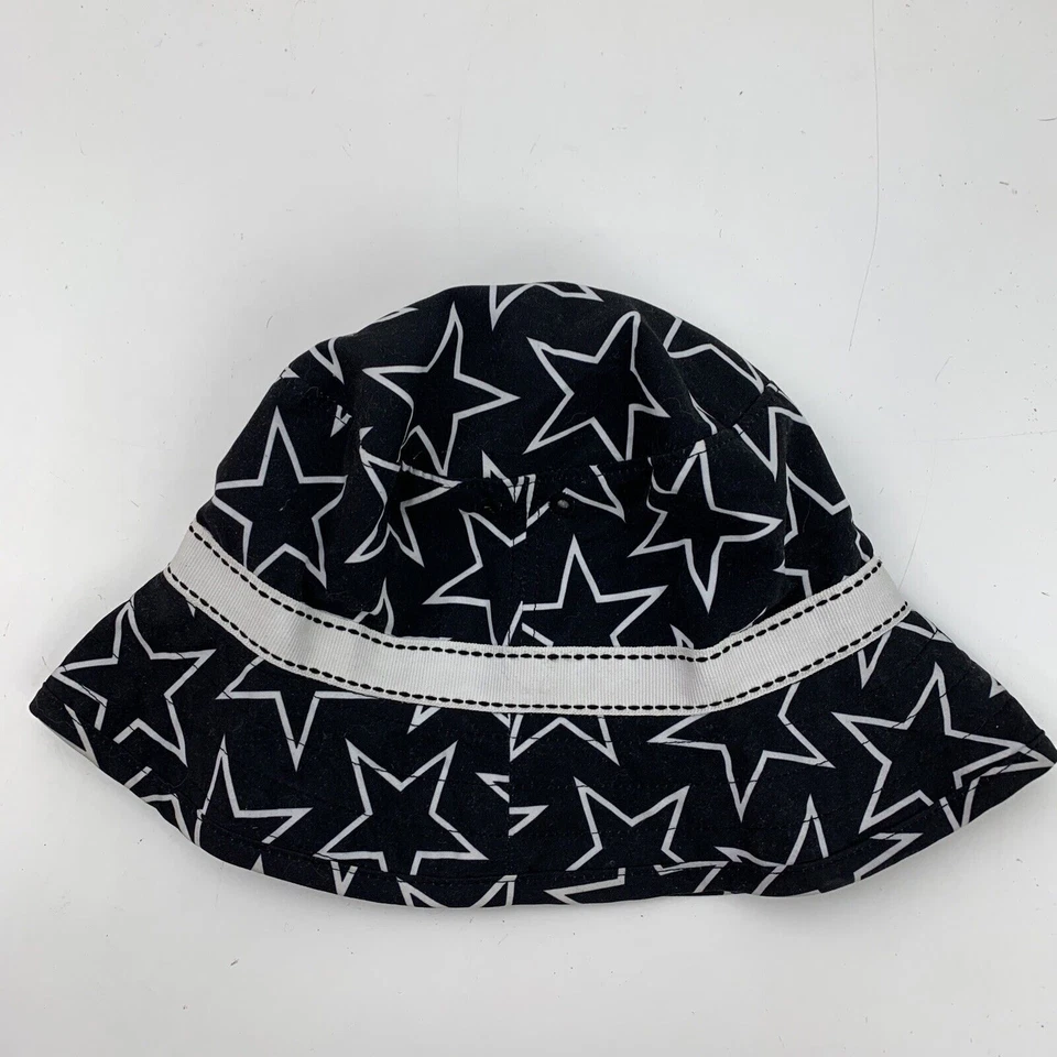 Gorra Bucket Old Navy para niños pequeños ajustada 18-24 meses negro blanco estrellas Foto 4 de 4
