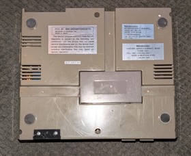 Nintendo NES Console Bundle 2 Controllers Zapper 3 games Mario Bros 3 Tested OEM