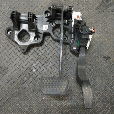 Vauxhall Viva/Opel Karl 5Door 2015-21 Semi- Auto Pedal Box Assembly 42389208