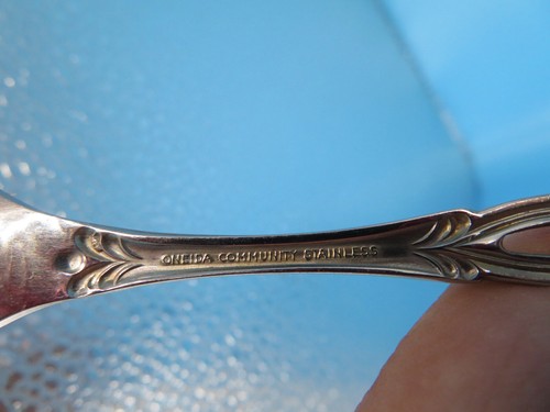 ~ ONEIDA ~ COMMUNITY STAINLESS ~ CHANDELIER HANDLE ~ ICE CREAM SPOON ~ - Picture 3 of 3
