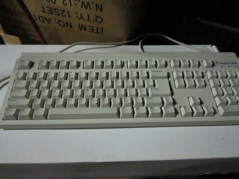 Vintage PACKARD BELL KEYBOARD 5131C EXCELLENT CONDITION ps2 ps/2  clicky NEW - Image 4 of 4