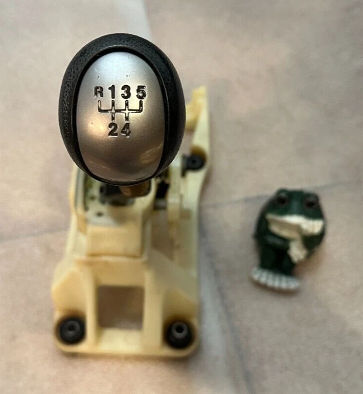 Kia Rio 2008 palanca de cambios manual de 5 velocidades Foto 2 de 4