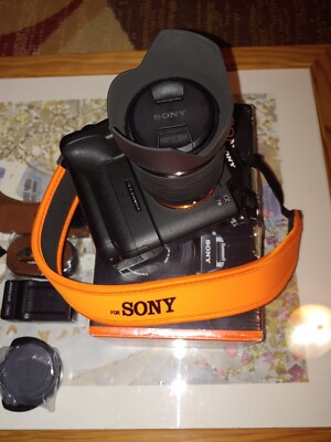 Sony IlCE-7M2k Mirrorless Digital Camera Fe28-70mm  F3.5-5.6 OSS Zoom Lens Kit