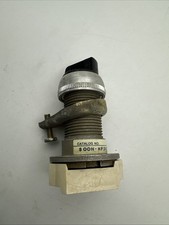 ALLEN BRADLEY 800H-HP2KB6 Ser. A SELECTOR SWITCHES 2 POSITION Used