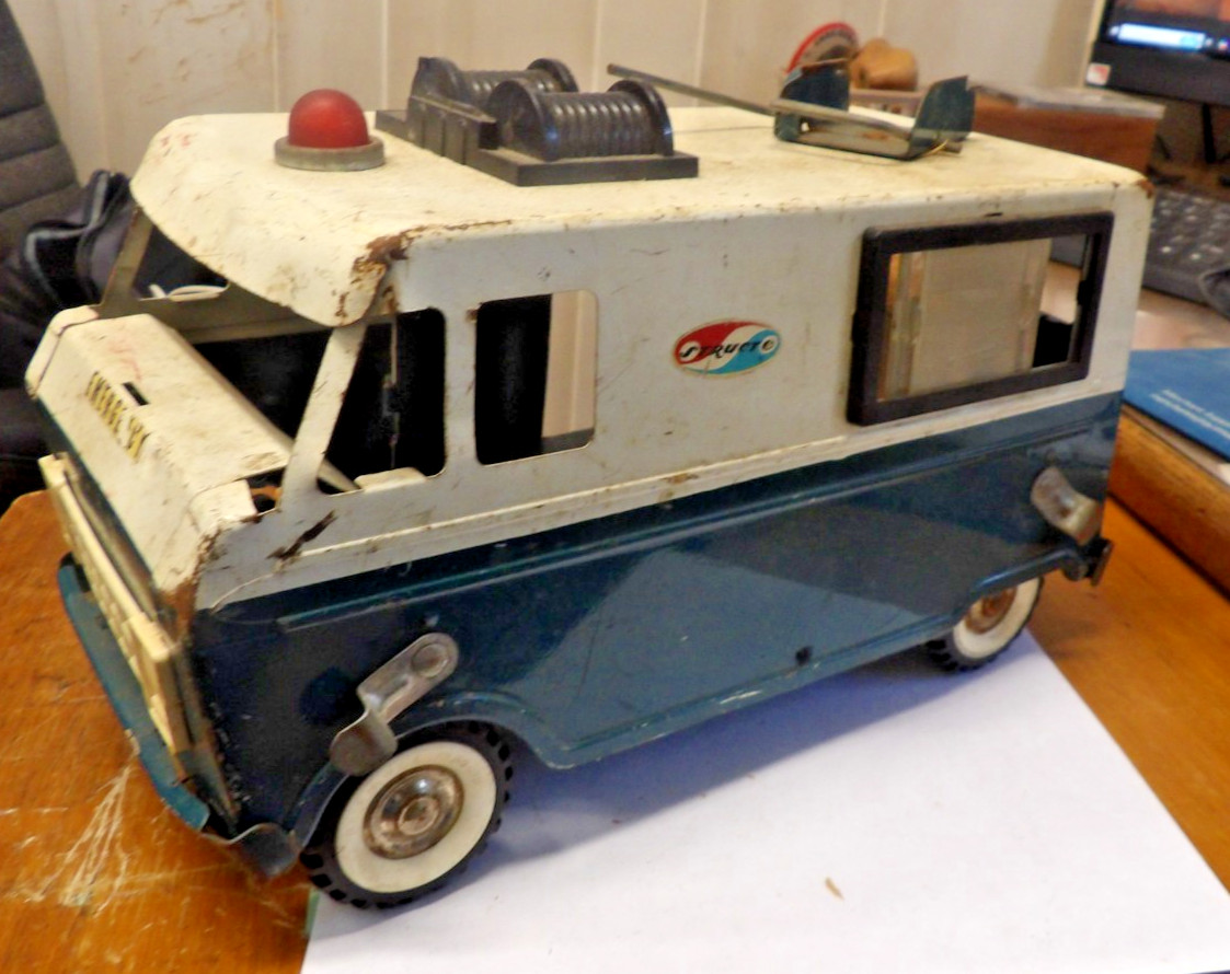 VTG 1960’s STRUCTO Emergency Pressed Steel Van/Truck Missing a side/rear Door