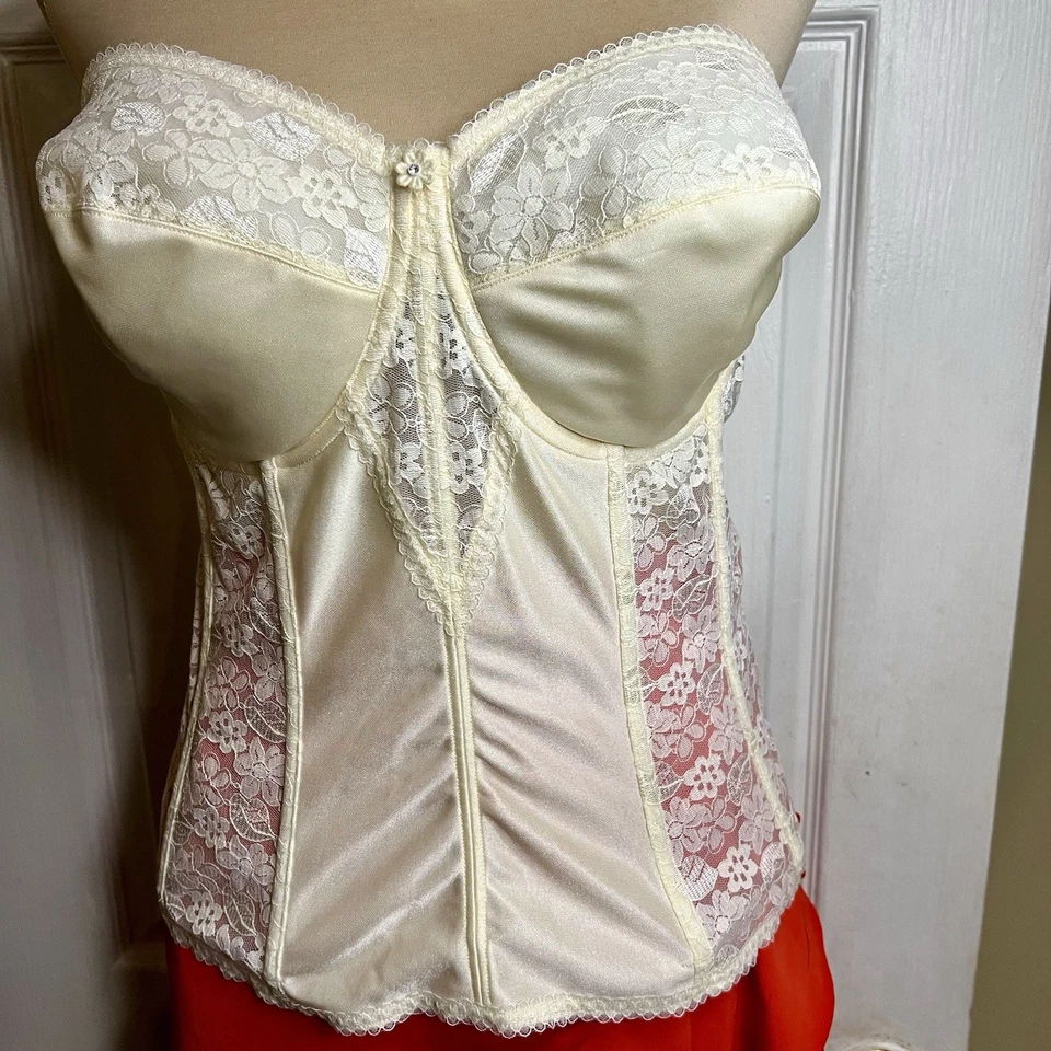 Sujetador sin tirantes nupcial deshuesado corsé de encaje Dominique 38DD Foto 2 de 4