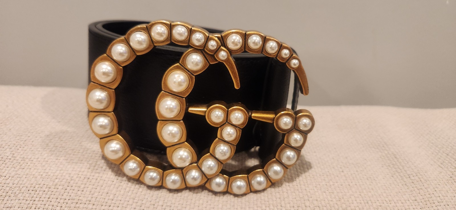 GUCCI Women's Black Leather Pearl Embellished Belt Size 110/44