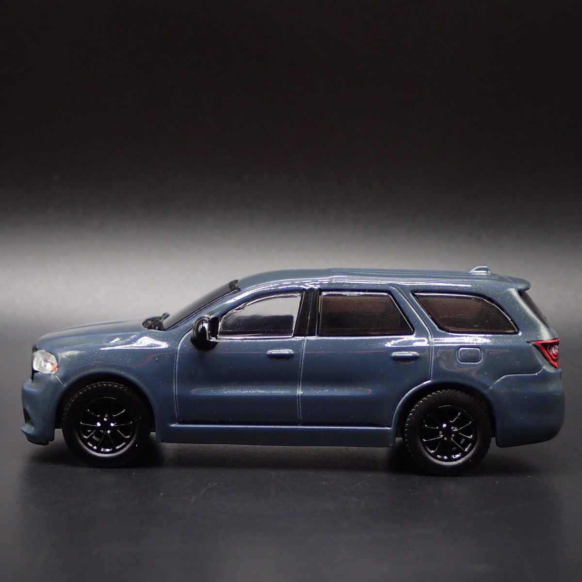 2018-2025 DODGE DURANGO SUV 1:64 SCALE COLLECTIBLE DIORAMA DIECAST