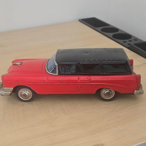 Bandai Tin Toy Car 1956 Chevrolet 2 door station wagon friction Japan  tailgates