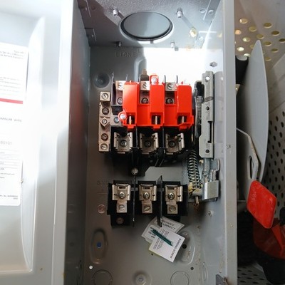 Siemens GF322NR 60A Fusible Safety Switch Disconnect 240V 60 Amp(B6C25)