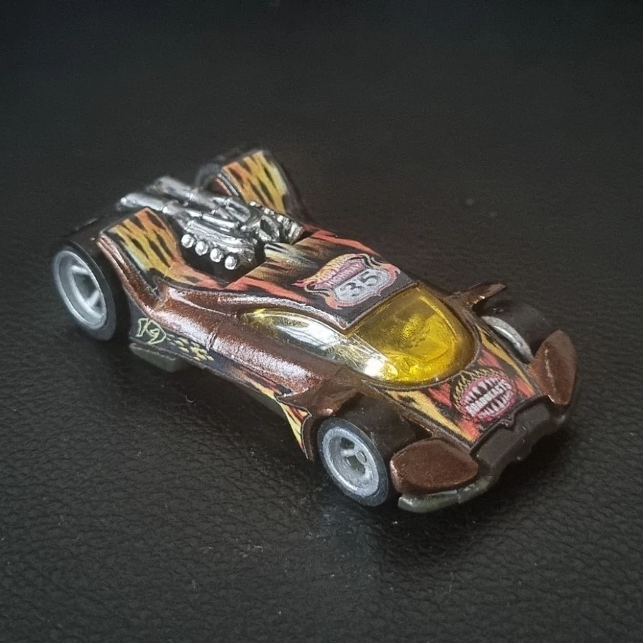 Loose - Hot Wheels 2002 Highway 35 World Race Vulture Road Beasts