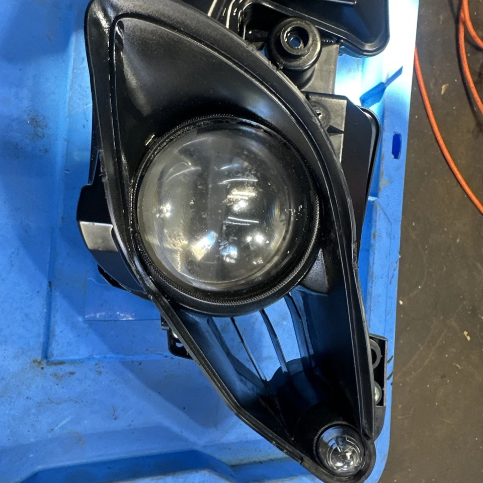 2009-2014 Yamaha YZF-R1 Headlight Assembly OEM 14B-84303-02-00 R1 09-14 - Image 2 of 4