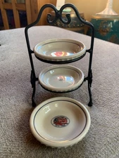 LONGABERGER MINIATURE WROUGHT IRON DOUBLE PIE STAND W/3 PIE PLATES(BLUE WOVEN)