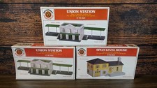 Vintage Bachmann Plasticville O Scale Building Kit Lot Union Station Split Level