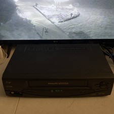 PHILIPS MAGNAVOX VCR PLUS 4 HEAD VHS RECORDER VRA431AT24 NO REMOTE FREE SHIPPING