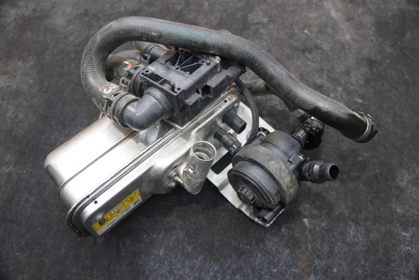 Electric Auxiliary Flow Heater Pump 64219363106 OEM BMW i8 2014-20