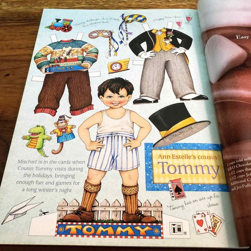 Mary Engelbreit's Home Companion Keepsake Holiday Edition 2001 with Paperdoll - Picture 4 of 4