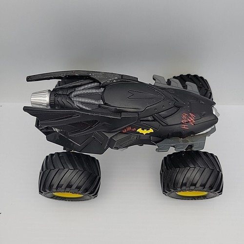 Spin Master 1:24 Scale Monster Jam Street Justice "Joker Decals" Batmobile - Picture 3 of 3
