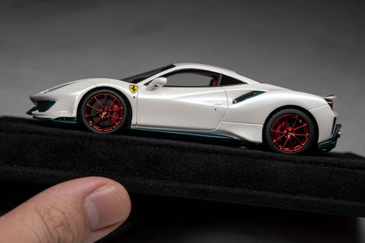 BBR 1:43 White Ferrari 488 Pista Limited Edition Resin Car Model