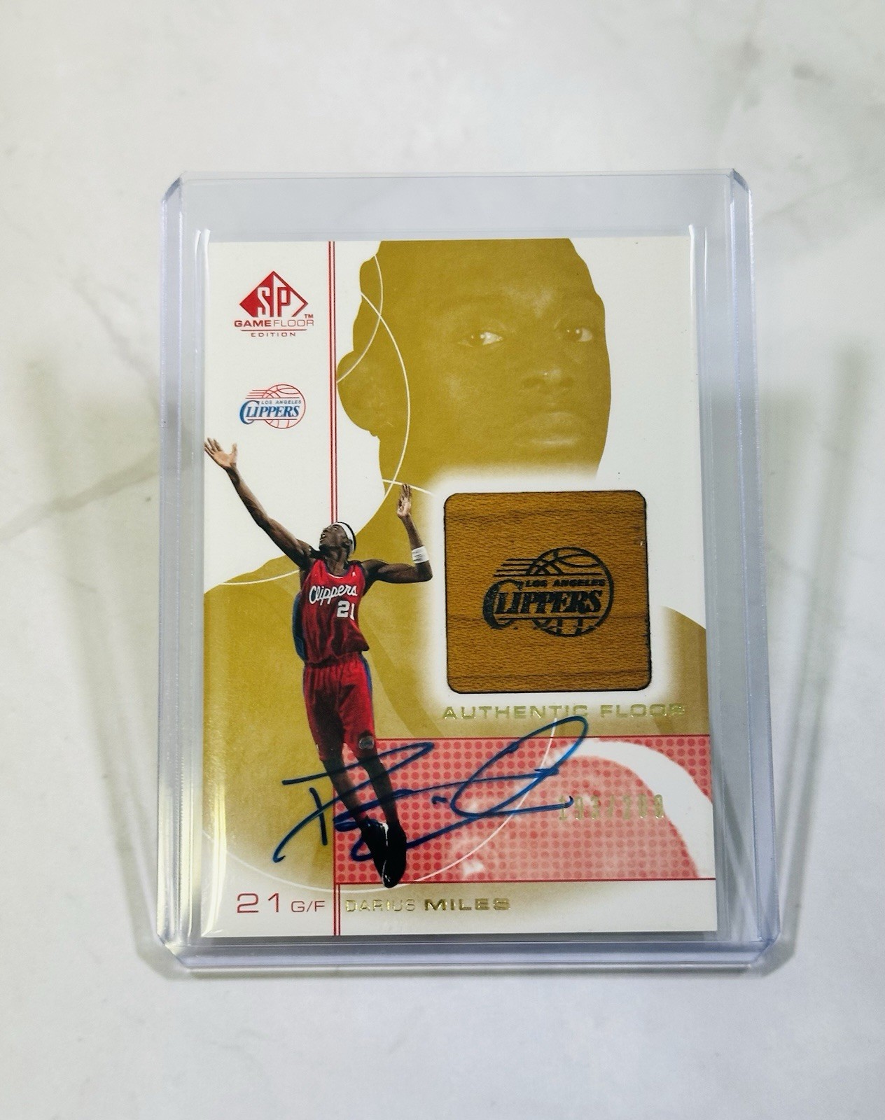 2000-01 Darius Miles SP Game Floor Authentic Floor Autographs /200 RC Clippers 