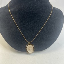 Vintage Gold Tone Frosted Glass Cameo Pendant Necklace