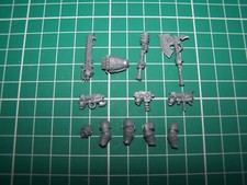 Chaos Space Marine Champion Weapons bits