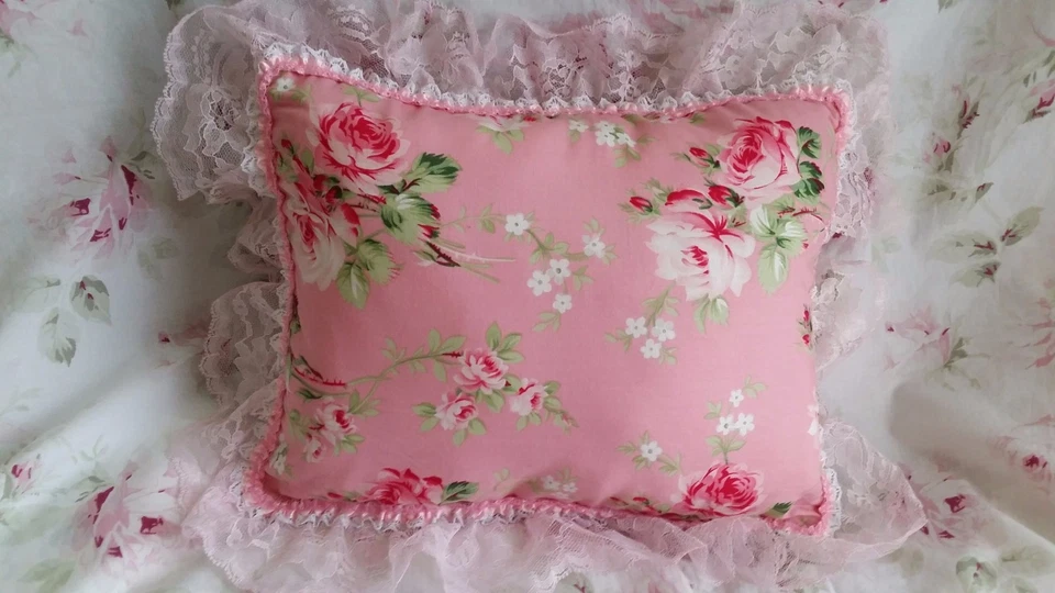 MAGNIFIQUE PETIT COUSSIN SHABBY CHIC ROSE DÉCOR FLORAL - Photo 1/1