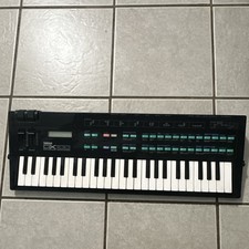 Yamaha DX100 Digital Programmable Algorithm Synthesizer Keyboard 49-Key