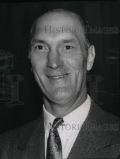1947 Press Photo Dr. Dudley S DeGroot-Football Coach - cvb63079