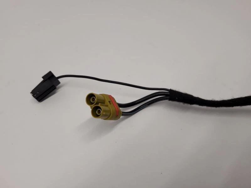 2011-2015 FORD EXPLORER ROOF MOUNTED ANTENNA  - Image 2 of 4