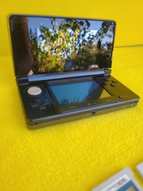 Nintendo 3DS Bundle, System, Case, Charger And 16 Games - Tested