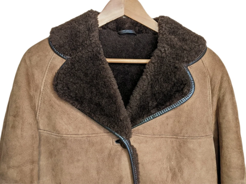 60s 70s Vintage Sheepskin Coat Womens Size 12 Brown Boho Shearling  - Image 2 of 4