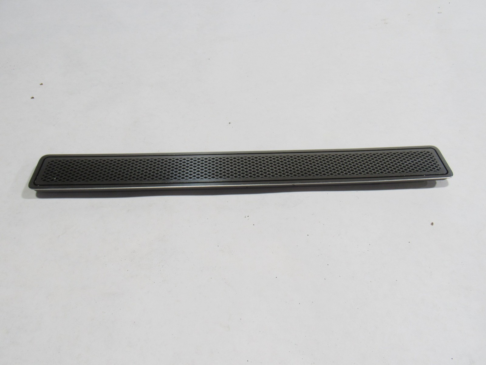 10-20 Bentley Mulsanne 2012 Rear Right Rocker Chrome Molding Trim Panel @1