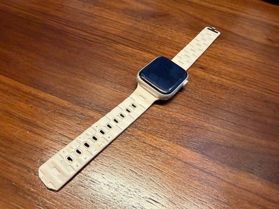 Apple Watch Series 8 [GPS 45mm] Smart Watch w/Silver Aluminum Case