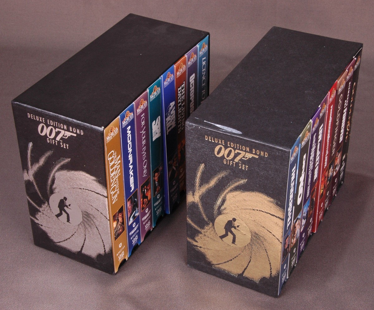 Deluxe Edition Bond-007 Gift Set-VHS-16 James Bond Movies w Box