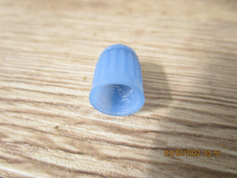 Genuine Kia OEM 0K2A413154 Valve Cap fits 00-05 Rio 97-01 Sephia 00-04 Spectra Foto 4 de 4