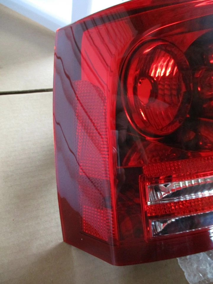 Conjunto de lanterna traseira esquerda serve 2006 2007 2008 Dodge Charger - Imagem 3 de 4