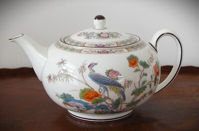 Wedgwood Kutani Crane große Teekanne R4464 Bone China England orientalisch Vogel Floral