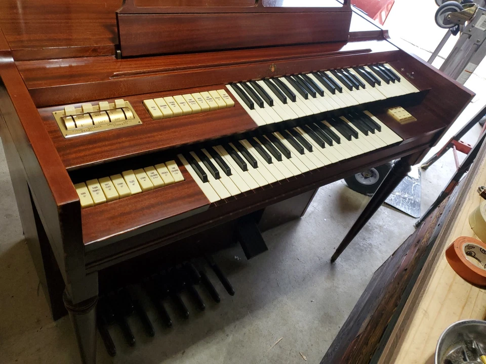 Órgano electrostático Wurlitzer 4420 vintage RARO Foto 2 de 4