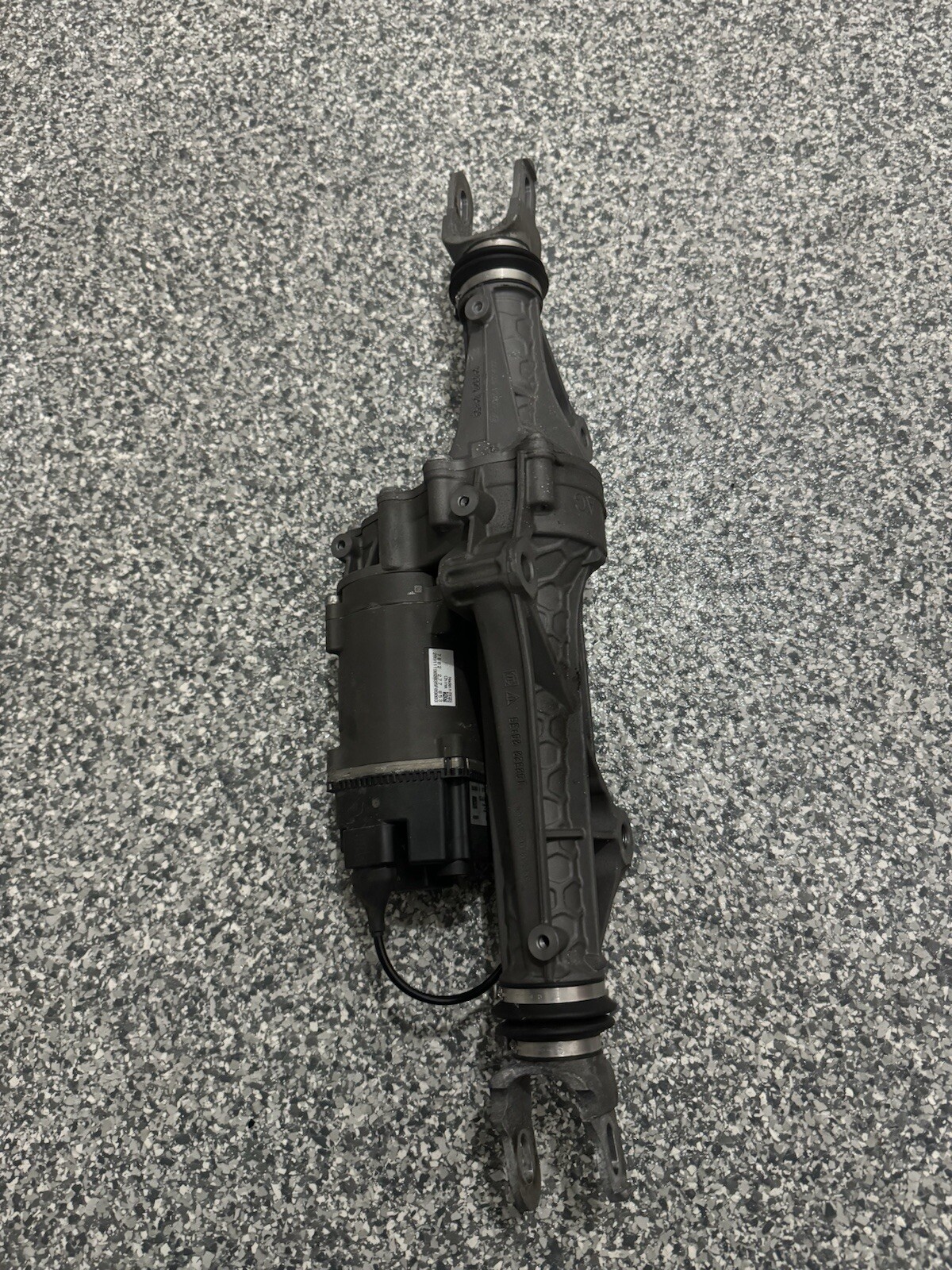 Lamborghini Urus Rear Steering Rack- 4M0501055AA