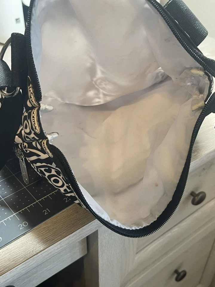 "Bolso Bandolera Le Sportsac Negro Blanco Floral Raro Versión Más Grande 11x10""" Foto 4 de 4